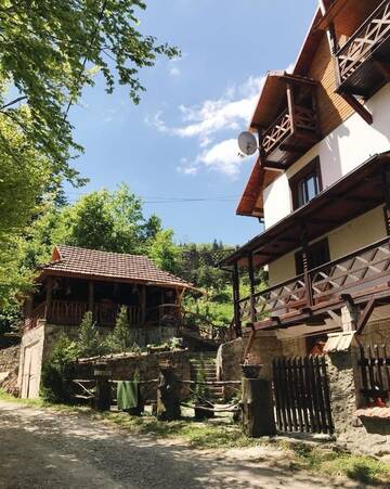 Фотографии Отель Vatra Hotel г. Яремче (Украина) №2 Фото Отель Vatra Hotel г. Яремче 2
