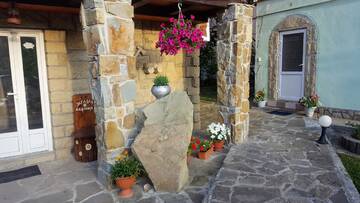 Фотографии Мини-отель Stone Yard г. Яремче (Украина) №4 Фото Мини-отель Stone Yard г. Яремче 4
