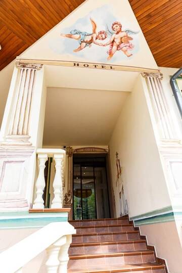 Фотографии Отель Baron SPA Hotel - Museum Yaremche г. Яремче (Украина) №4 Фото Отель Baron SPA Hotel - Museum Yaremche г. Яремче 4