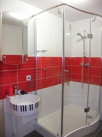 Фото номера Стандартный двухместный номер с 1 кроватью Апартаменты Guculka Apartments г. Яремче 3