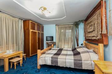 Фото номера Трехместный номер Отель Vatra Hotel г. Яремче 6