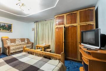 Фото номера Трехместный номер Отель Vatra Hotel г. Яремче 7