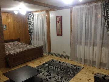 Фото номера Трехместный номер с видом на горы Лоджи Guest House U Myrona г. Яремче 7