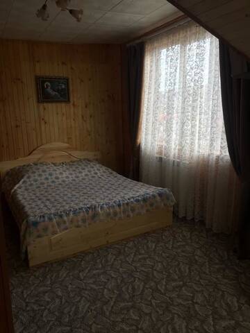 Фото номера Трехместный номер с общей ванной комнатой Лоджи Guest House U Myrona г. Яремче 5