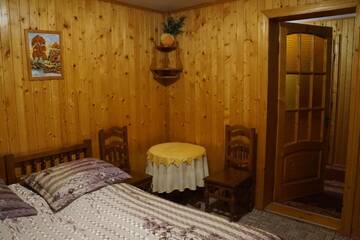 Фото номера Двухместный номер с 1 кроватью Гостевой дом At Starunchakiv family г. Яремче 3