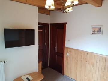 Фото номера Большой двухместный номер с 1 кроватью Отель ATAVA family house г. Яремче 7