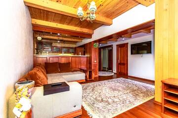 Фото номера Апартаменты с 3 спальнями Отель ATAVA family house г. Яремче 2