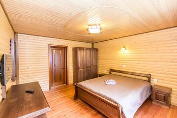 Фото номера Классический трехместный номер Лоджи Cottage Berdo г. Яремче 2