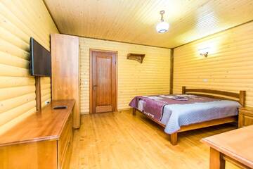 Фото номера Двухместный номер Делюкс с 1 кроватью и балконом Лоджи Cottage Berdo г. Яремче 5
