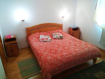 Фото номера Стандартные апартаменты Отель Oskolok Dovbusha Mini-Hotel г. Яремче 2