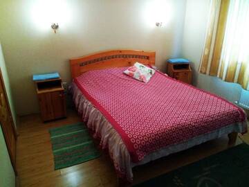 Фото номера Стандартные апартаменты Отель Oskolok Dovbusha Mini-Hotel г. Яремче 2