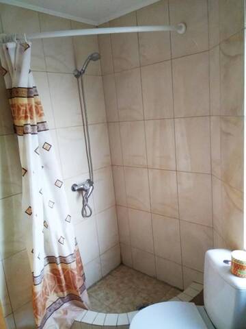 Фото номера Стандартные апартаменты Отель Oskolok Dovbusha Mini-Hotel г. Яремче 7