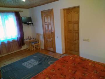 Фото номера Стандартные апартаменты Отель Oskolok Dovbusha Mini-Hotel г. Яремче 12