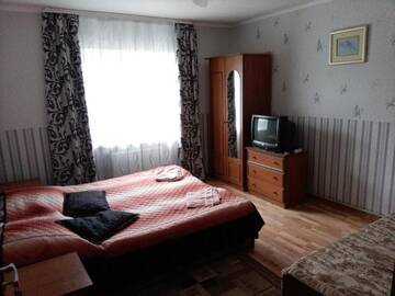 Фото номера Трехместный номер с видом на горы Гостевой дом Guest House Ivanna г. Яремче 11