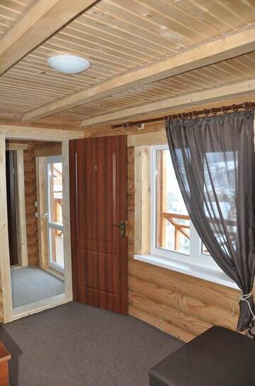 Фото номера Стандартный трехместный номер Гостевой дом Guest House Svitliza г. Яремче 5