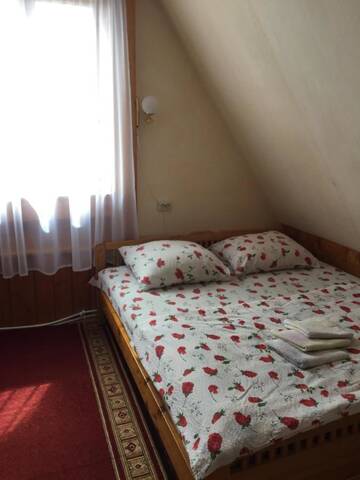 Фото номера Трехместный номер с видом на горы Гостевой дом Sadyba Girske Povitria г. Яремче 4