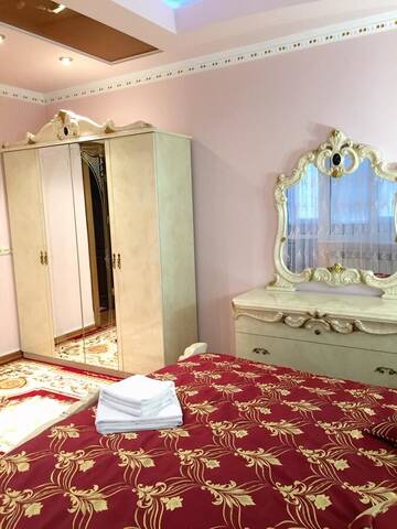 Фото номера Трехместный номер Делюкс Отель Петрос Family Hotel г. Яремче 3