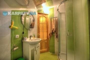 Фото номера Дом с 2 спальнями Лоджи Лісова казка г. Яремче 2