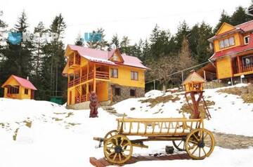 Фото номера Двухместный номер Делюкс с 1 кроватью и балконом Лоджи Лісова казка г. Яремче 24