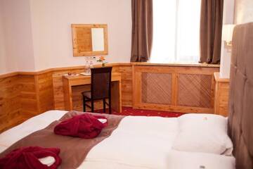 Фото номера Двухместный номер с 1 кроватью или 2 отдельными кроватями Отель Baron SPA Hotel - Museum Yaremche г. Яремче 27