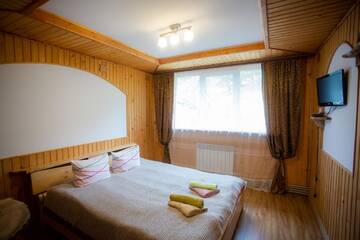Фото номера Двухместный номер с 1 кроватью Гостевой дом Сервус guest г. Яремче 9