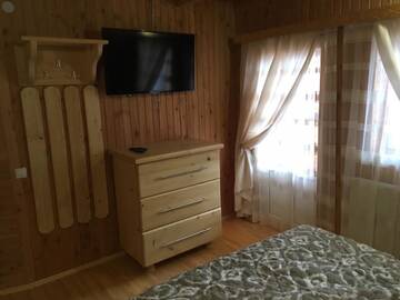 Фото номера Двухместный номер с 1 кроватью и террасой Загородные дома Смерековий двір г. Яремче 16